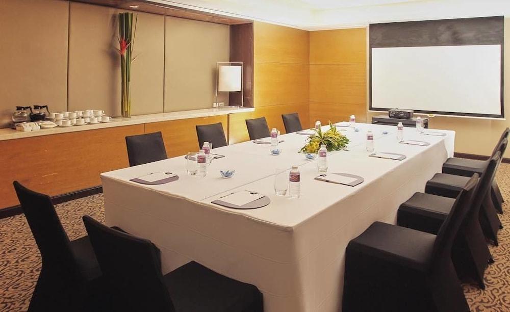 Quest Serviced Residences - Multiple Use Hotel Cebu Extérieur photo